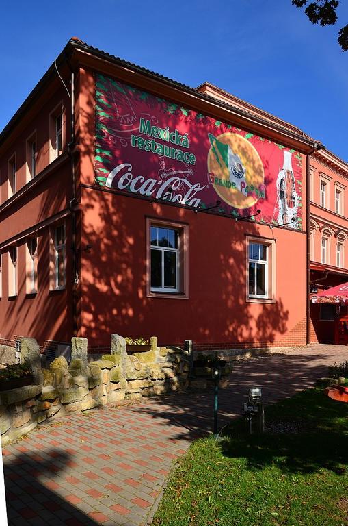 Grand Hotel Jaroměř Exteriör bild